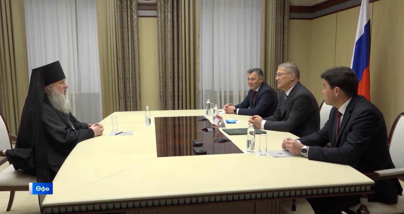 Республика башлығы епископ Филарет менән осрашты