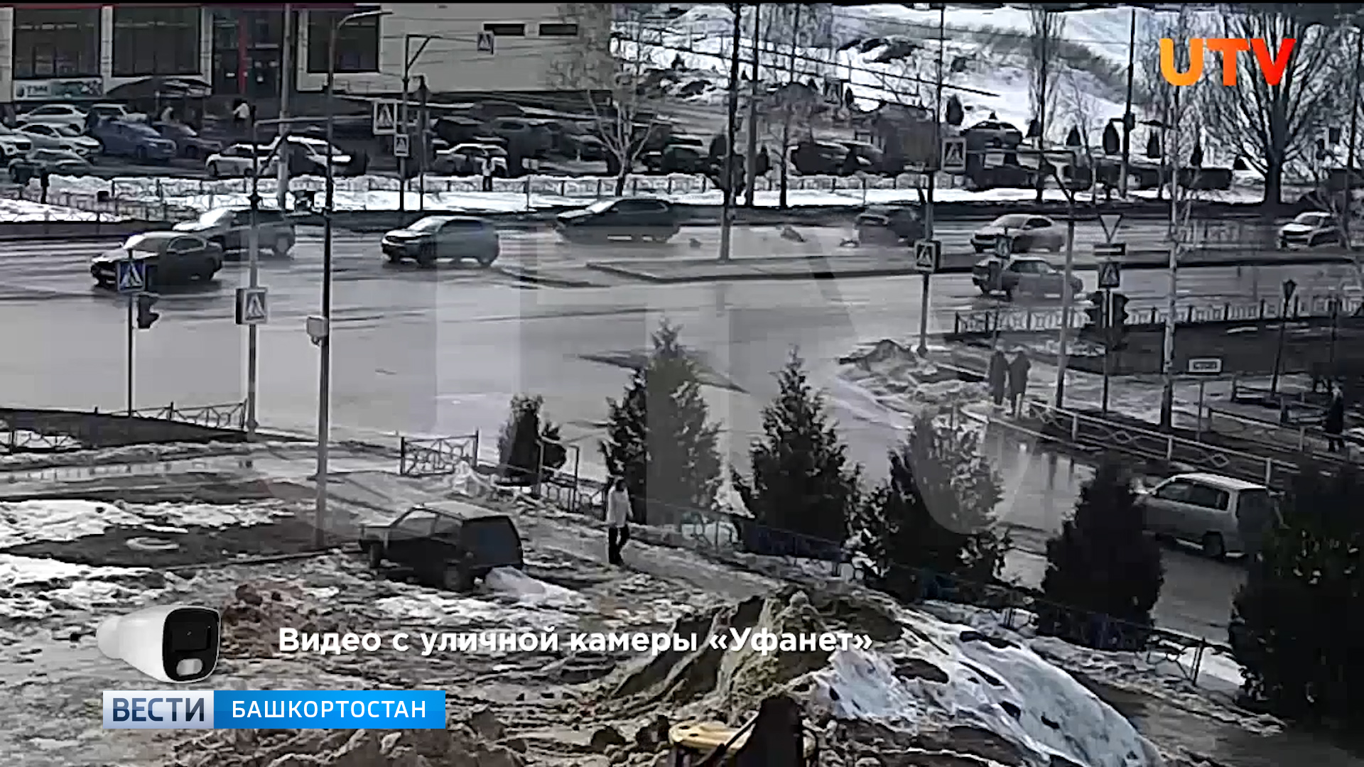 Момент наезда легковушки на подростков в Башкортостане попал на видео | ГТРК «Башкортостан» Момент наезда легковушки на подростков в Башкортостане попал на видео