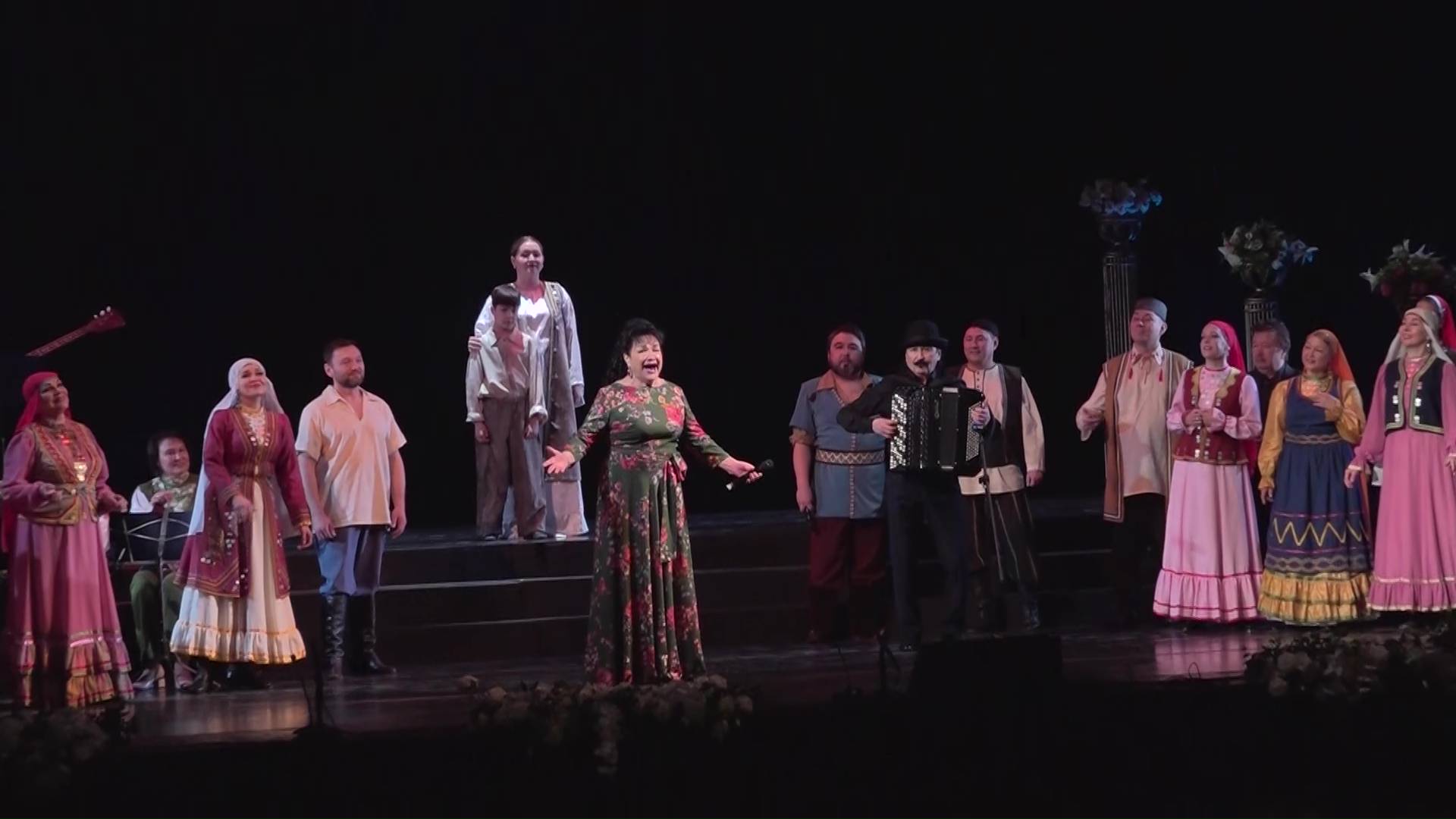 К 70-летию Радика Гареева: в Уфе прошел концерт памяти легенды башкирской сцены | ГТРК «Башкортостан» К 70-летию Радика Гареева: в Уфе прошел концерт памяти легенды башкирской сцены