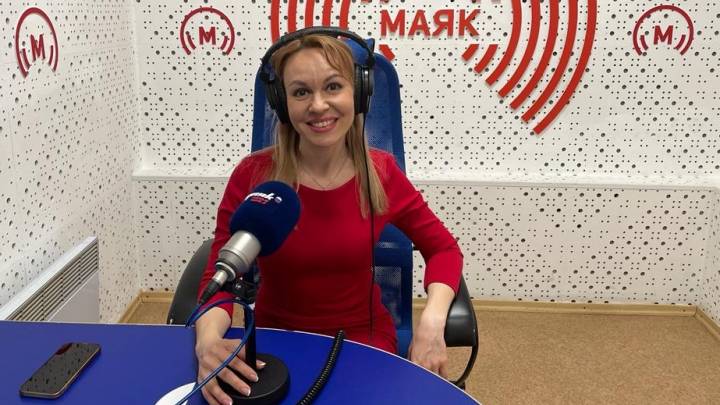 В Международный день танца в студии «Маяка» побывала прима-балерина Гузель Сулейманова | ГТРК «Башкортостан»