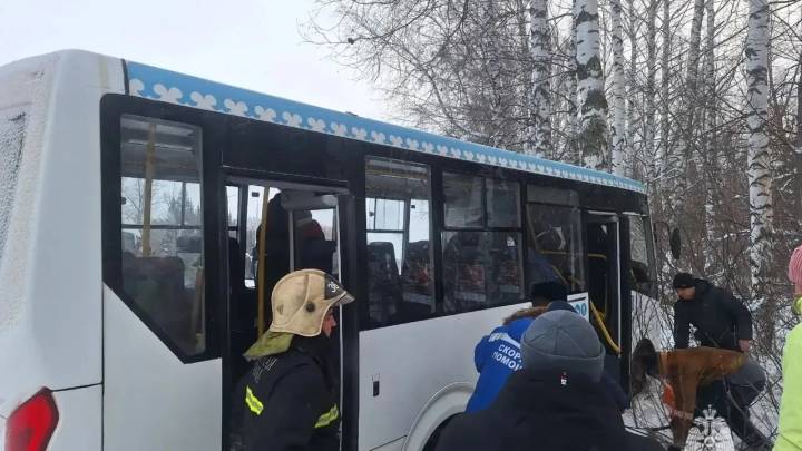 Среди пострадавших в ДТП с автобусом в Башкирии — 9-летняя девочка | ГТРК «Башкортостан»