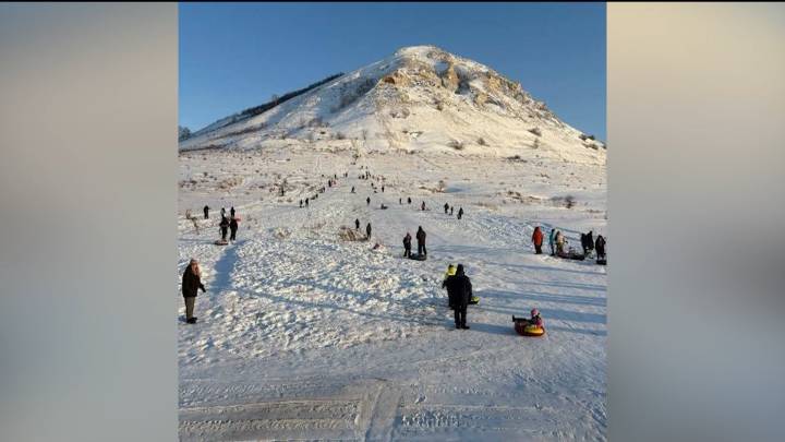 Туристов просят не кататься на тюбингах с шихана Торатау в Башкортостане | ГТРК «Башкортостан»