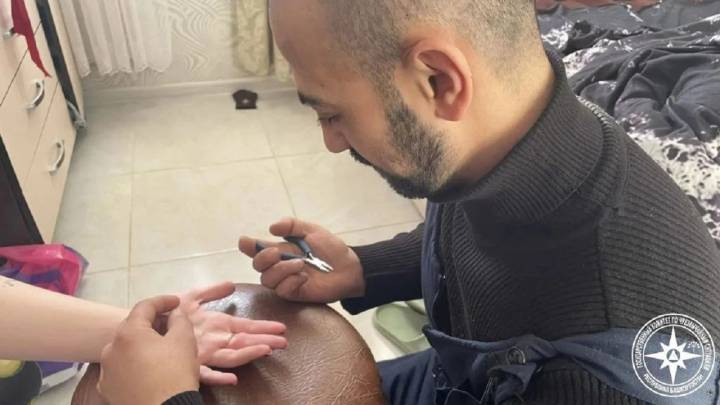 В Уфе спасатели помогли девушке снять кольцо с пальца | ГТРК «Башкортостан»